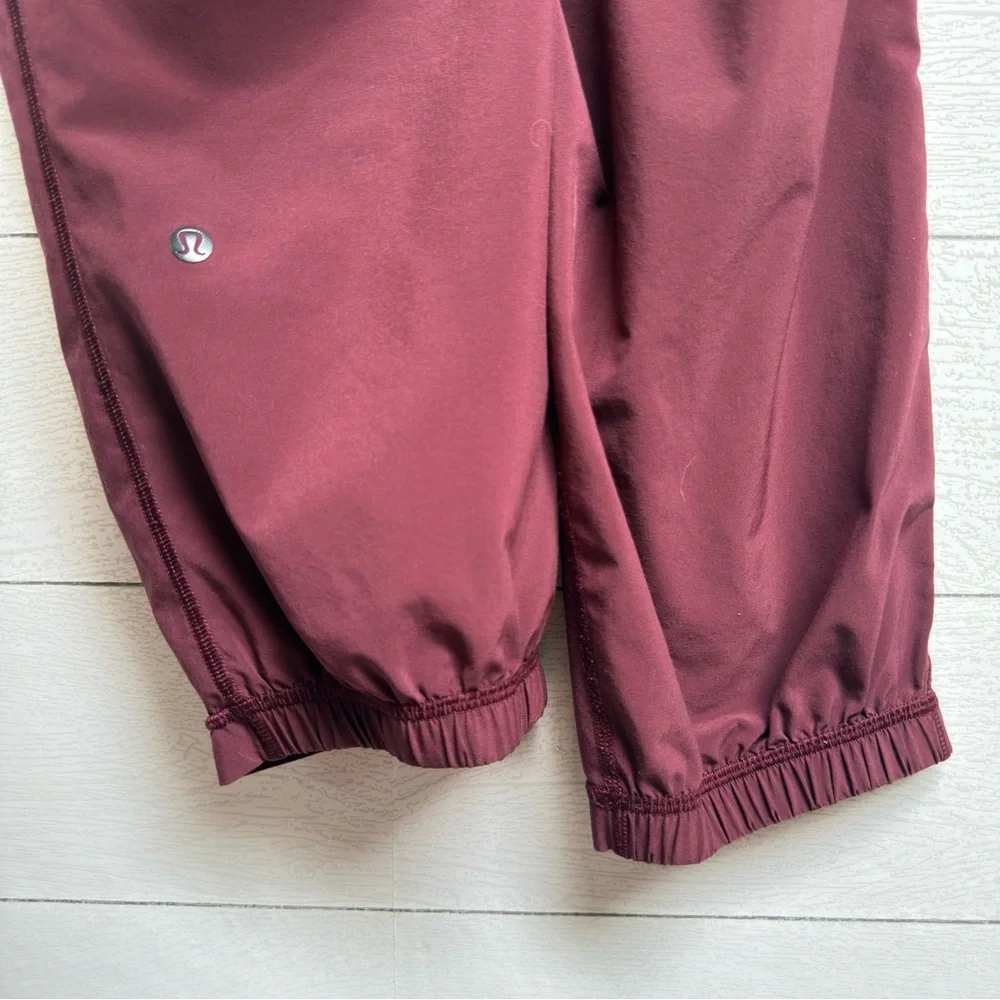 Lululemon Burgundy Wine Light Weight Tapered Jogger Pants Size M /Size 10